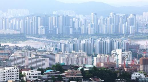 Koreas lending clampdown leaves door wide open for foreign buyers