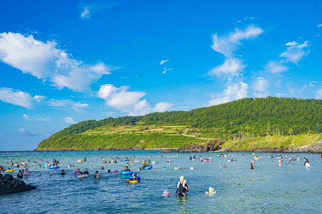 济州岛旅游冰火两重天 外籍游客撑场本国民众观望