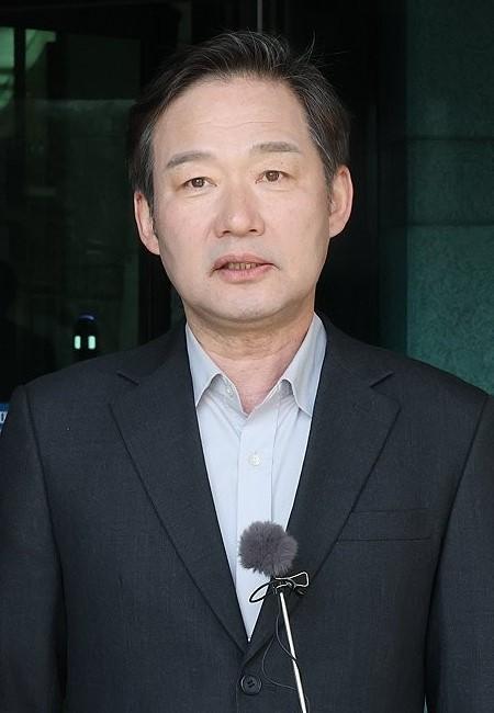 지난해 4월 2일 신지호 전 국회의원 모습 사진연합뉴스