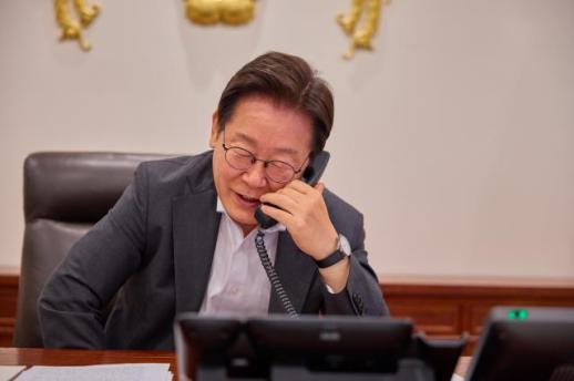 李, 크리스터손 스웨덴 총리와 첫 통화…한반도 사안 협력