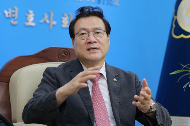 조순열 서울지방변호사회장은 지난 22일 아주경제와 인터뷰를 갖고 전관예우의 악습을 이제는 끊어야 할 때라고 얘기했다 사진유대길 기자