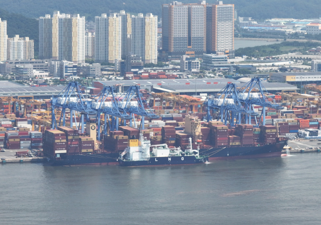 신항 LNG 벙커링사진부산항만공사