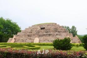 TRAVEL: Generals Tomb and the Gwanggaeto Stele