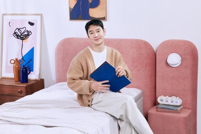 금성침대 홍보모델 이제훈 사진금성침대