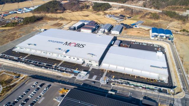 Hyundai Mobis Yeongnam Logistics Center Courtesy of Hyundai Mobis