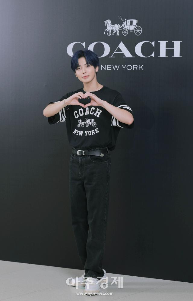 [포토] TXT 태현, 코치 더현대 서울 매장 오픈 기념 포토콜 참석