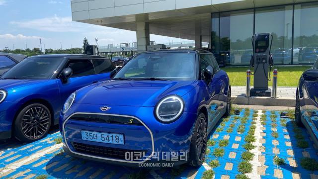 BMW 미니 쿠퍼사진김지영 기자