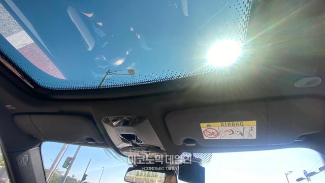 BMW 미니 쿠퍼 파노라믹 글라스 루프사진김지영 기자