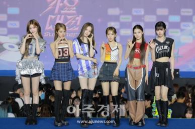 [포토] izna(이즈나), 2025 SBS 가요대전 Summer 블루카펫 참석