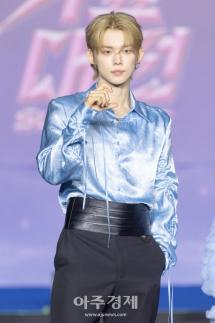 [포토] 포즈 취하는 투바투 연준(2025 SBS 가요대전 썸머)
