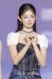 [포토] 포즈 취하는 아이브 레이 (2025 SBS 가요대전 썸머)