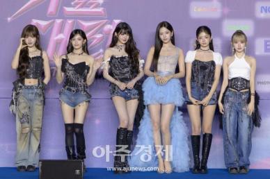 [포토] 포즈 취하는 아이브 (2025 SBS 가요대전 썸머)