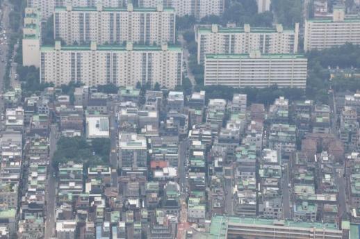 등 떠밀려 월세로…강남 아파트 월세매물이 전세 추월