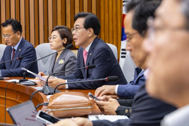 송언석 국민의힘 비상대책위원장 겸 원내대표가 29일 국회에서 열린 원내대책회의에서 발언하고 있다 사진연합뉴스