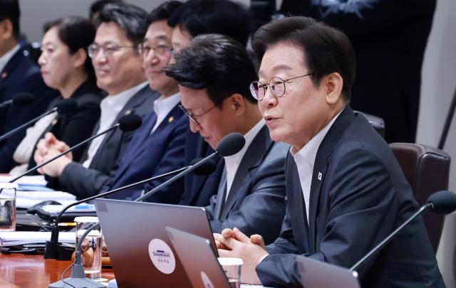 이재명 대통령이 29일 서울 용산 대통령실 청사에서 열린 국무회의를 주재하고 있다 사진연합뉴스