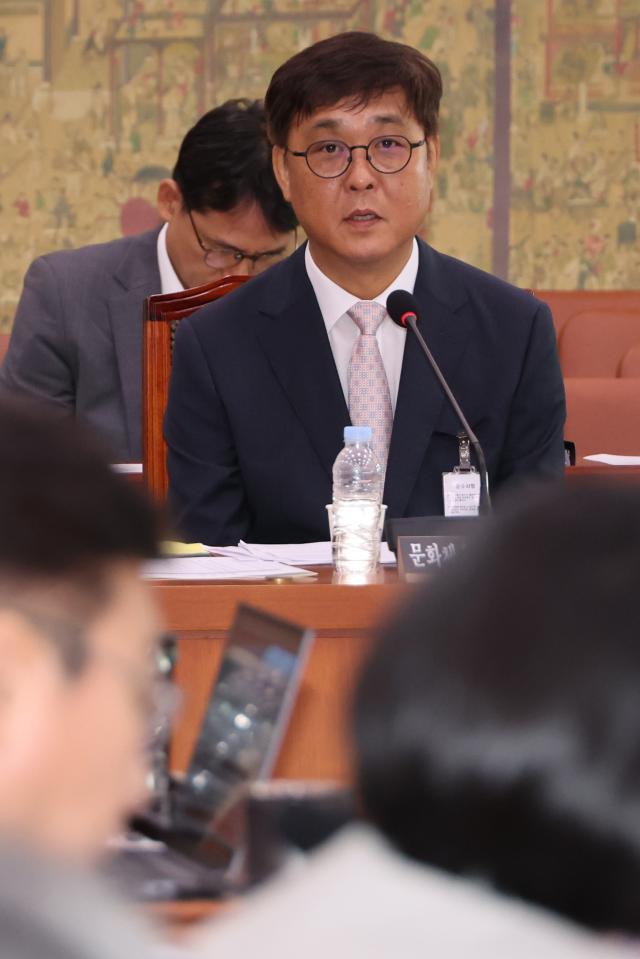 최휘영 문화체육관광부 장관 후보자가 29일 국회 문화체육관광위원회에서 열린 인사청문회에서 국민의힘 배현진 의원의 질의에 답하고 있다 사진연합뉴스
