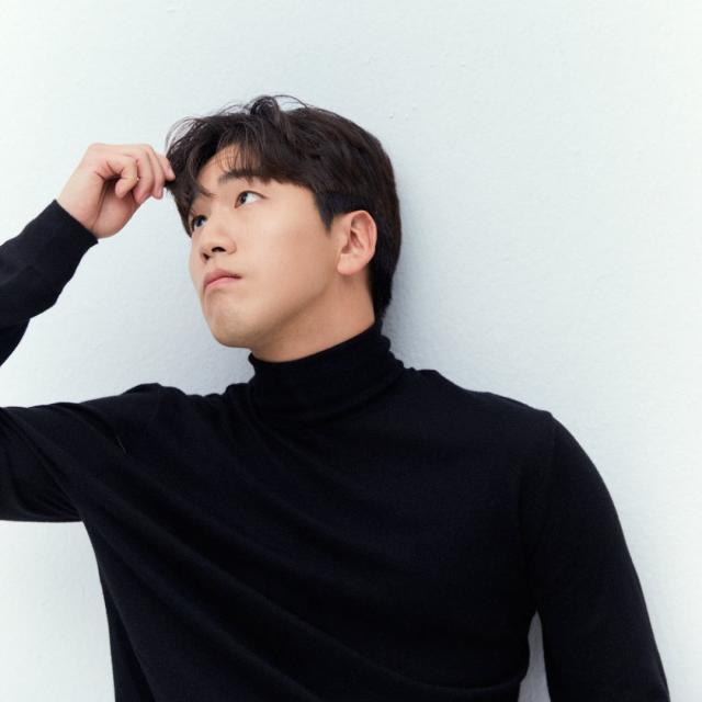 배우 헤이든 원이 첫 산문집 여유를 훔치는 방법을 출간했다 사진배우 헤이든 원 인스타그램 갈무리