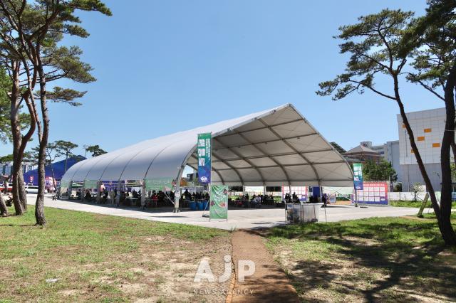 2025년 7월 27일 충남 보령에서 열린 머드축제에 준비되어있는 배달존