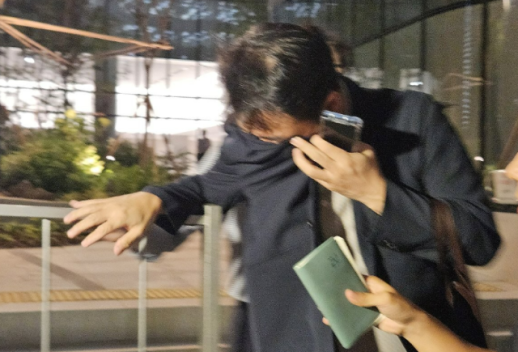 김 여사 오빠 김진우씨, 특검팀 증거물 포렌식 참관