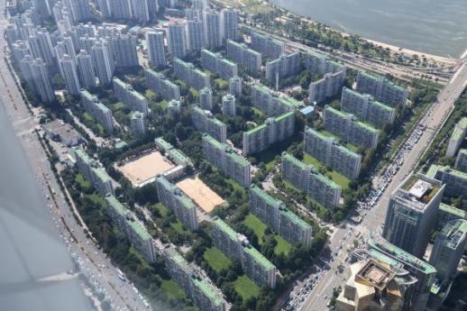 신영證 삼성전자, 2분기 실적 부진…디램·파운드리 일회성 충당금 영향