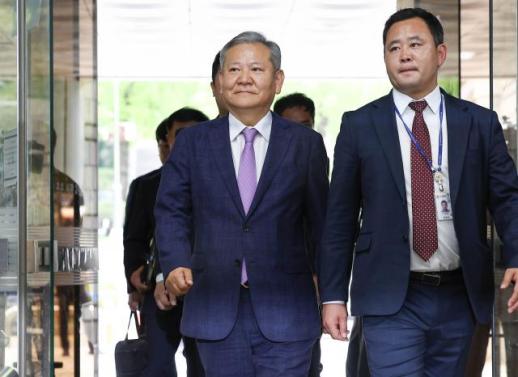 이상민 전 장관 구속…법원 증거인멸 우려 판단