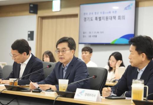김동연 불확실성 해소된 지금이 골든타임…관세협상 타결 직후 500억 긴급지원