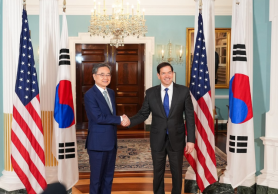 Top diplomats from South Korea, US meet ahead of Lees upcoming summit with Trump