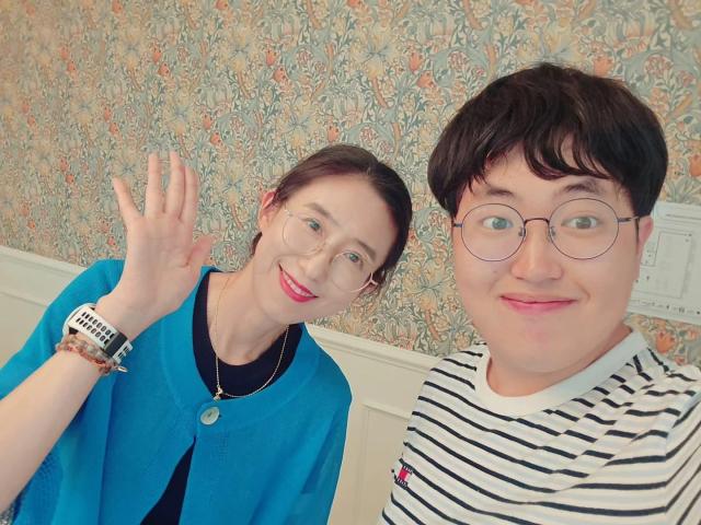 권수영 작가와 사진 김호이 기자
