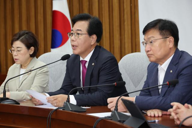 송언석 국민의힘 비상대책위원장 겸 원내대표가 1일 국회에서 열린 원내대책회의에서 발언하고 있다 사진=연합뉴스