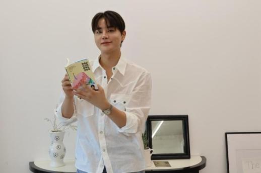 [김호이의 사람들③] 광대지만, 자존감은 높아요 서기채널 이현석이 말하는 삶의 태도