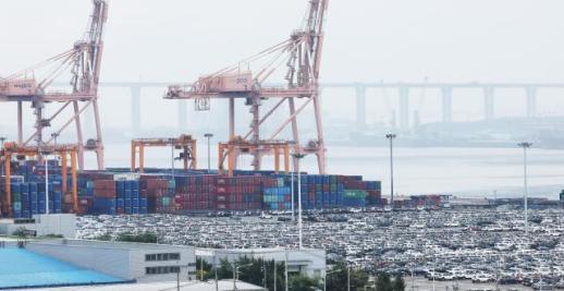 South Korea sees July export volume grow 5.9 percent on strong chip demand