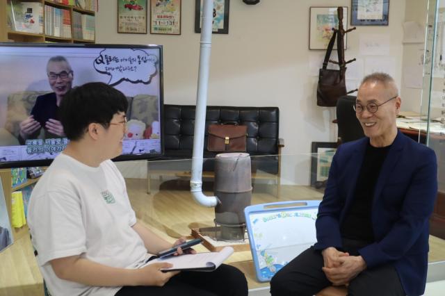 인터뷰 장면 사진 김호이 기자
