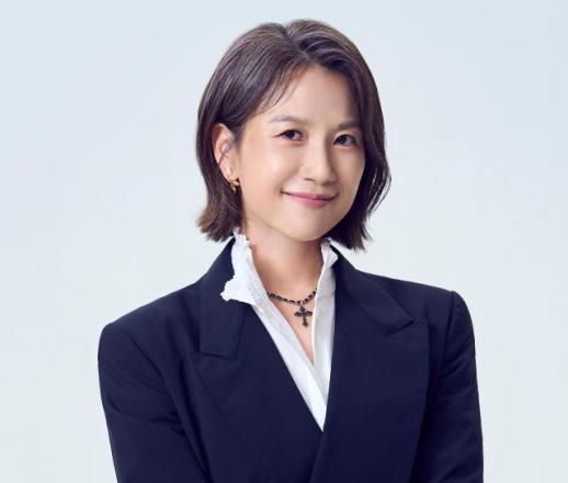 시몬스 침대, 김민수 전 루이비통 코리아 총괄대표 영입