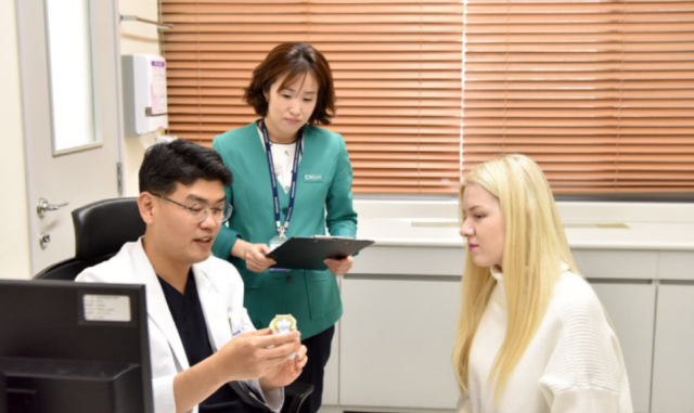 Foreign patients flock to Korea, fueling hospital-based skincare industry