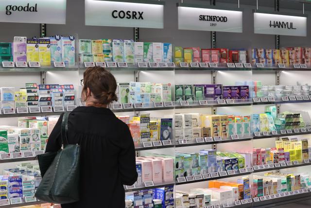Koreas beauty exports hit record $5.5 billion in first half
