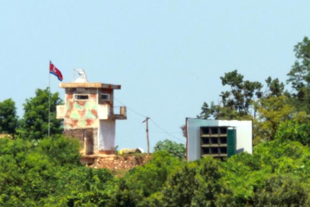South Korea begins dismantling loudspeakers along border