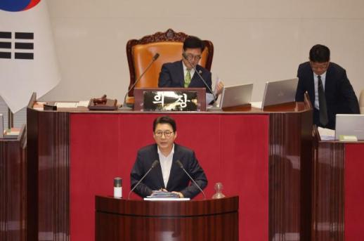 [아주경제 오늘의 뉴스 종합] 필리버스터 첫 주자 野신동욱 방송법, 민주노총 일자리 만들어 주기 법 外