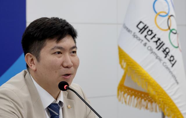 지난 4월 22일 서울 송파구 올림픽회관에서 열린 제2차 대한체육회 이사회에서 유승민 대한체육회장이 발언하고 있다 사진연합뉴스