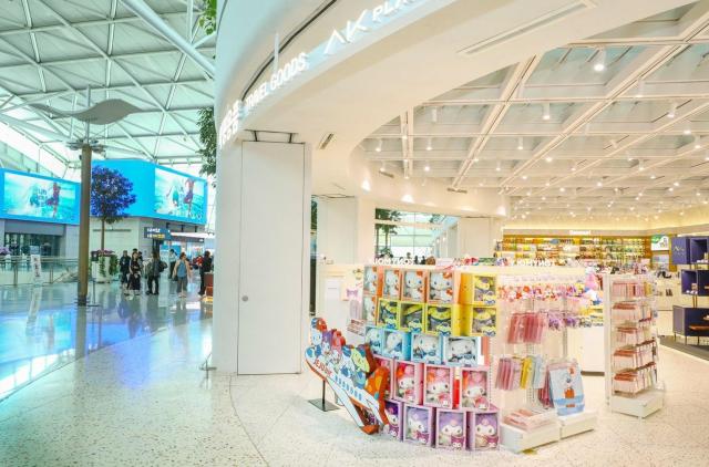 인천공항 제1여객터미널 3층 AK플라자에 위치한 제주항공X산리오캐릭터즈 기획상품 팝업스토어 모습이다 사진제주항공