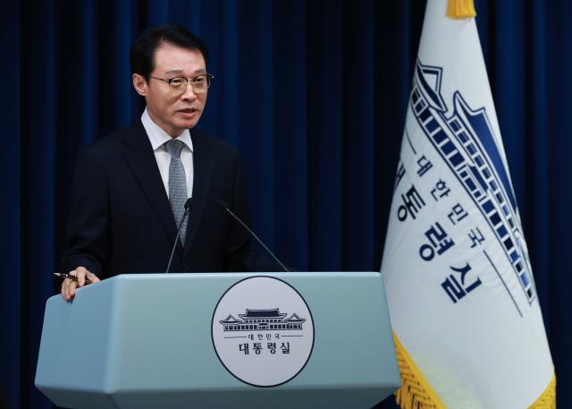 이규연 대통령실 홍보소통수석이 6일 서울 용산 대통령실 청사에서 방송법 관련 논평을 하고 있다사진연합뉴스