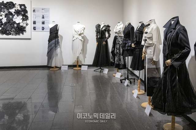 디자이너들의 높은 역량이 돋보이는 디테일의 향연 전시작품 사진박명섭 기자