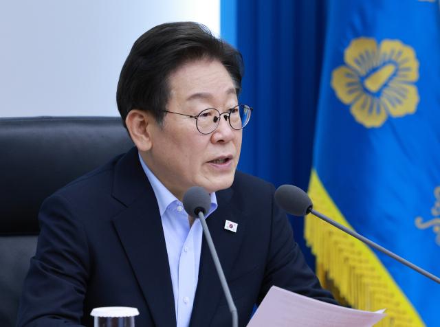 이재명 대통령이 지난달 31일 서울 용산 대통령실 청사에서 열린 6차 수석·보좌관 회의를 주재하고 있다 사진연합뉴스