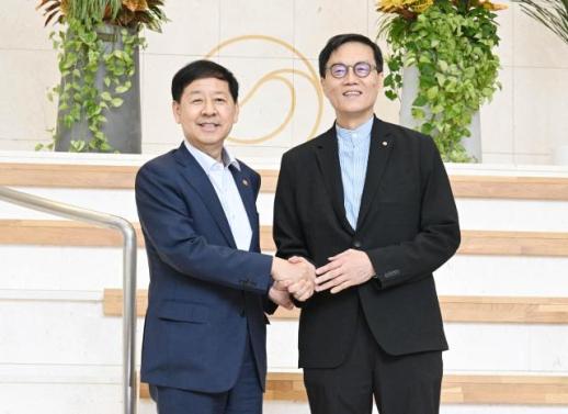 한은 첫 방문한 구윤철…이창용 만나 경제 구조개혁 공감대 형성