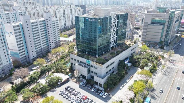 대구교통공사는 ‘2025년도 지방공기업 경영평가’에서 2년 연속 도시철도군 1위를 달성했다 사진대구교통공사