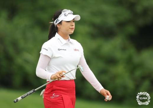 윤이나, KLPGA 투어 제주삼다수 마스터스 첫날 공동 5위