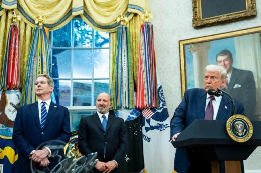 Samsung Electronics, SK hynix could avoid US chip tariffs under new Trump policy