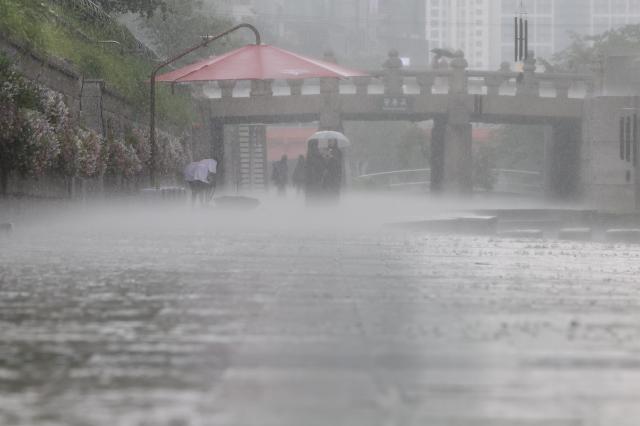 S.Korea braces for torrential rains as powerful storm system targets flood-hit regions