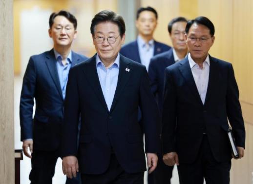 李在明休假结束 光复节特赦韩美首脑会谈提上日程