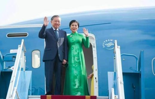 Tổng Bí thư Tô Lâm và Phu nhân lên đường thăm Hàn Quốc