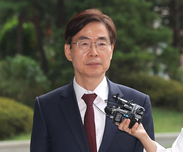조경태 국민의힘 의원이 11일 서울 서초구 서울고등검찰청에 마련된 내란특검 사무실로 참고인 조사를 위해 출석하며 발언하고 있다 사진연합뉴스